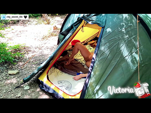 ❤️ Filmed on camera Passionate jerk off Stranger in a tent ❌ Super sex at us