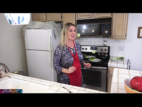 ❤️ Stepmom milking him in the kitchen before his date ❌ Super sex at us